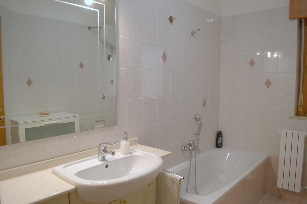 Casa Vacanze La Rocca Apartment Matera Bagian luar foto